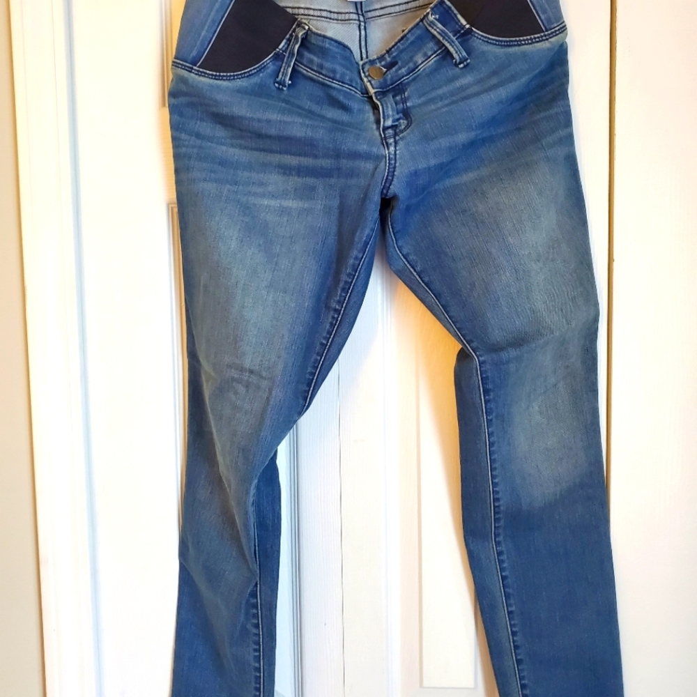 Maternity pants (jeggings) under the belly